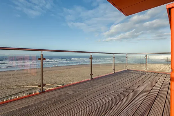 Vilka faktorer bör man tänka på innan man installerar SS-räcken?