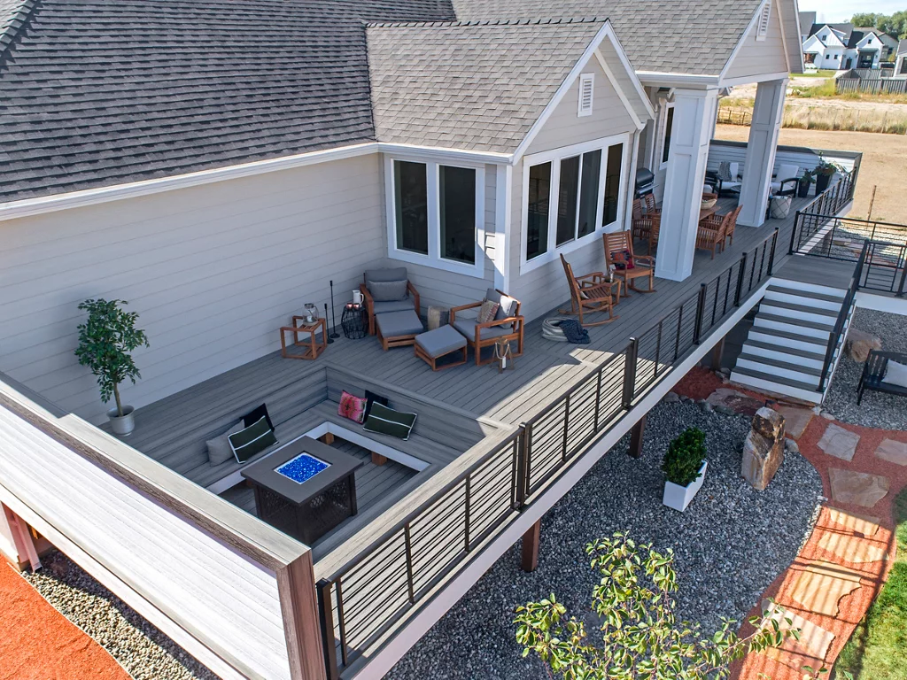 Hur rengör och underhåller man däcksräcke?