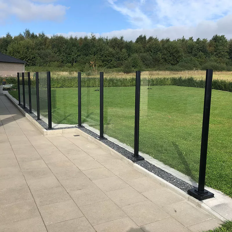 Hur förändrar glasräcken modern arkitektur?