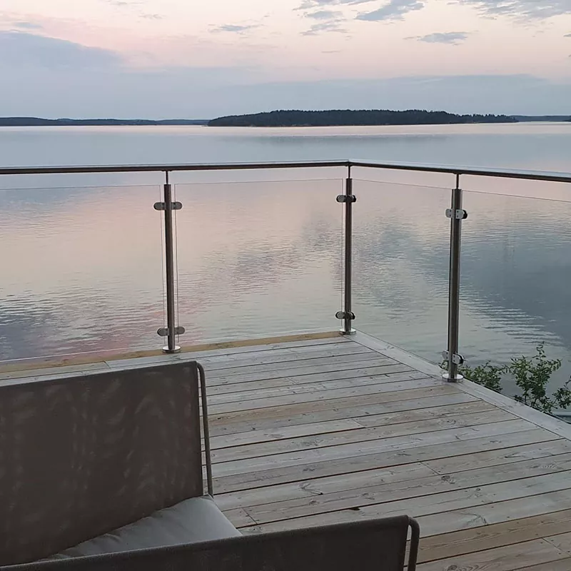 Balkongsräcke i glas